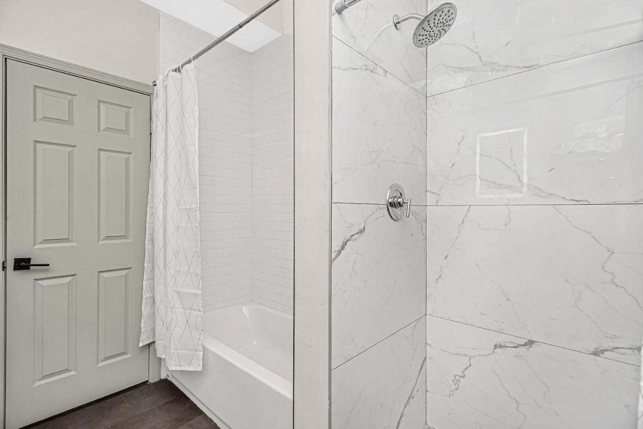 Apartament Modern 4Br Just A Block From Cta Pink Line With Pool Table Free Parking Chicago Zewnętrze zdjęcie